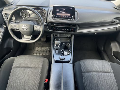 Used 2025 Nissan Rogue SV AWD/4WD image 2