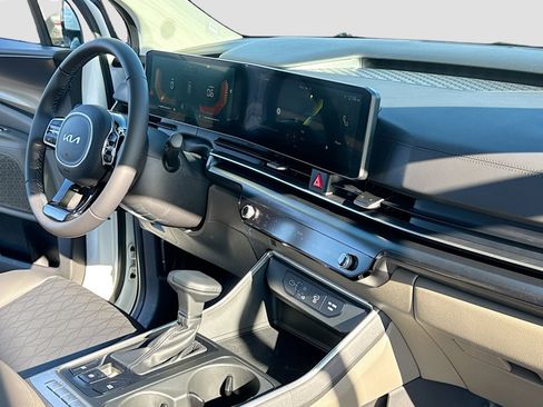 New 2026 Kia Carnival image 5