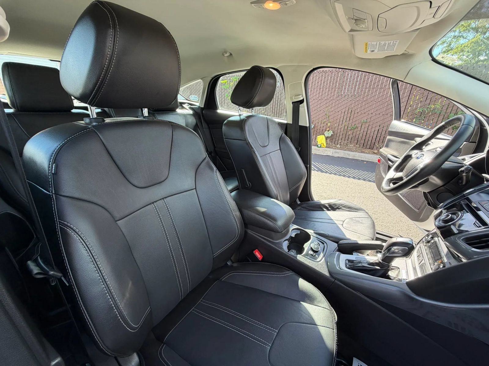 Used 2014 Ford Focus Titanium FWD image 28
