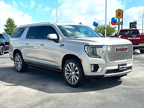 Used 2021 GMC Yukon XL Denali w/ Denali Premium Package RWD image 10
