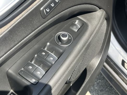 Used 2023 Alfa Romeo Stelvio Ti image 19