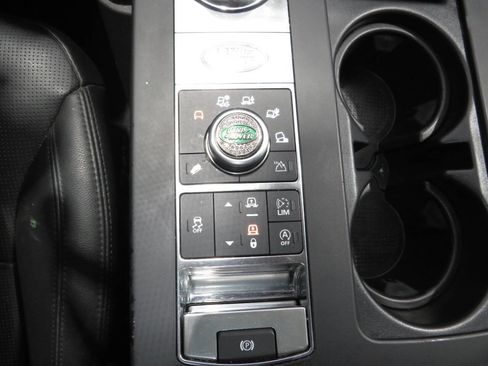 Used 2018 Land Rover Discovery SE AWD/4WD image 27