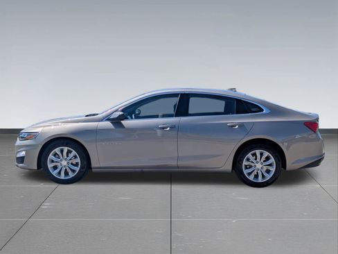 Used 2024 Chevrolet Malibu LT FWD image 2