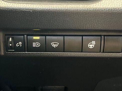 Certified 2022 Toyota RAV4 XLE w/ XLE Grade Weather Package AWD/4WD image 30