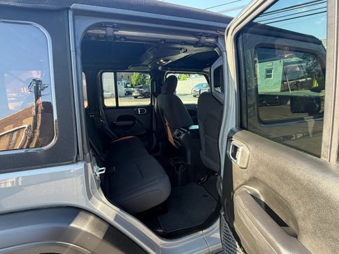 Used 2022 Jeep Wrangler Unlimited Sport AWD/4WD image 13