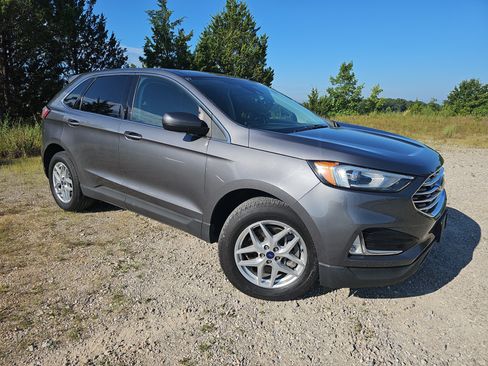 Used 2022 Ford Edge SEL w/ Convenience Package AWD/4WD image 2