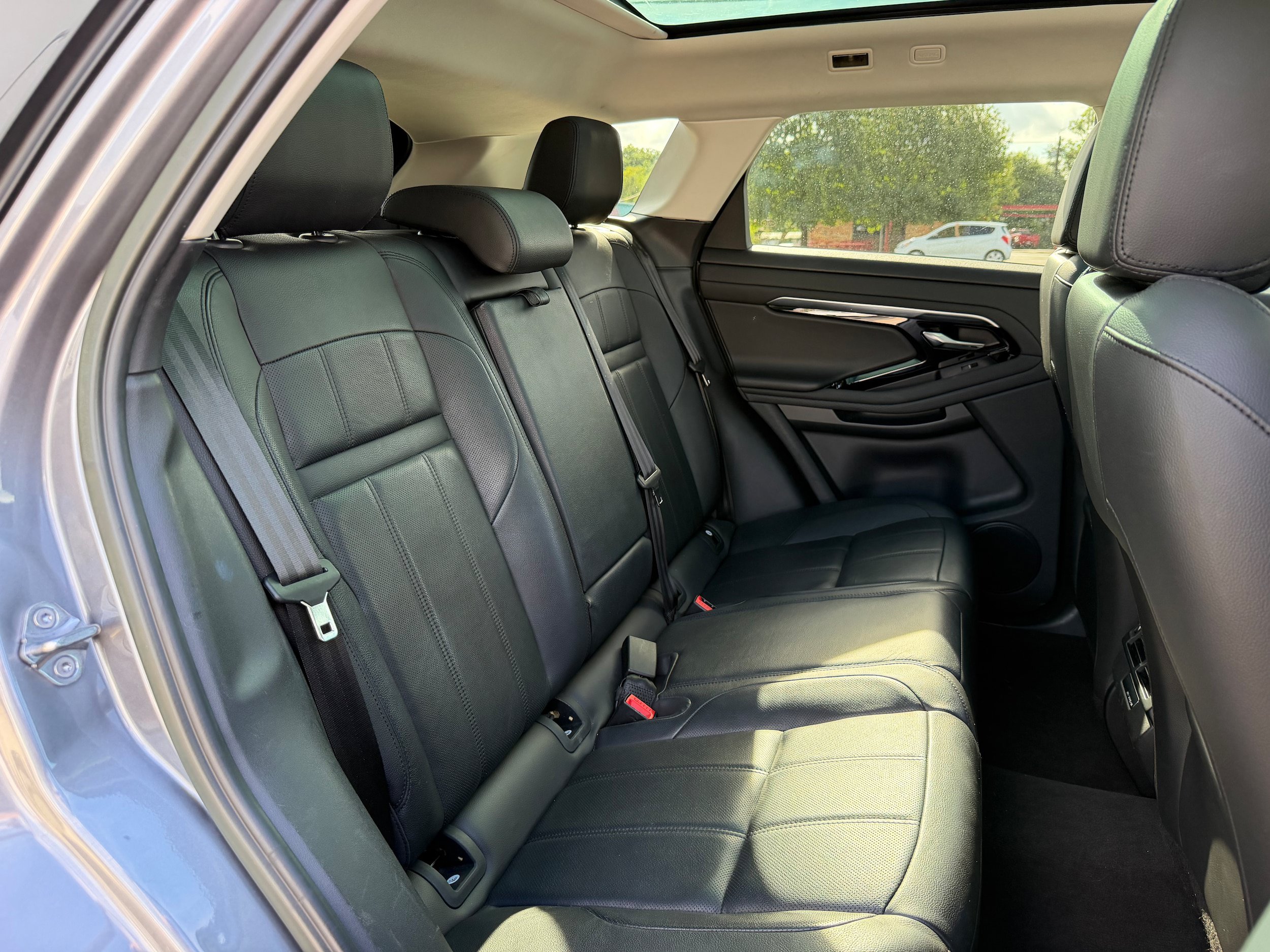 Used 2023 Land Rover Range Rover Evoque S AWD/4WD image 12
