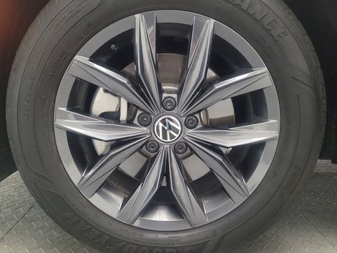 Used 2023 Volkswagen Tiguan SE FWD image 31