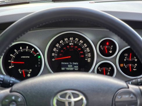 Used 2011 Toyota Sequoia Limited AWD/4WD image 21