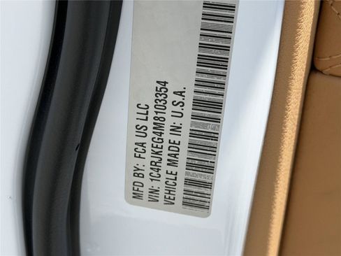 Used 2021 Jeep Grand Cherokee L Summit AWD/4WD image 31