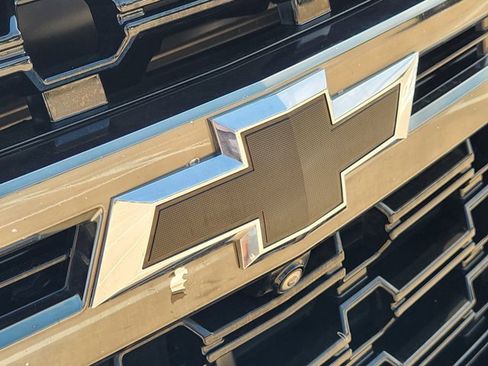 Used 2021 Chevrolet Tahoe Z71 w/ Z71 Off-Road Package image 12