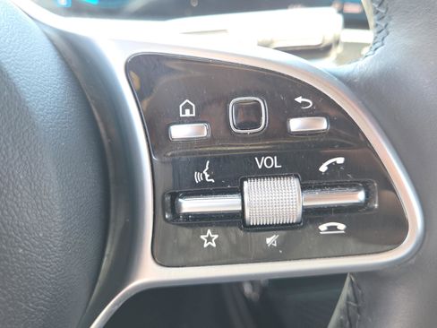 Used 2021 Mercedes-Benz CLA 250 image 24