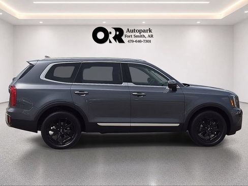 Used 2024 Kia Telluride S w/ S Sunroof Package FWD image 6