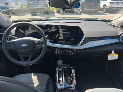 New 2026 Chevrolet Trax LT FWD image 6
