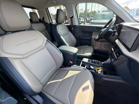 Used 2025 Ford Maverick Lariat AWD/4WD image 18