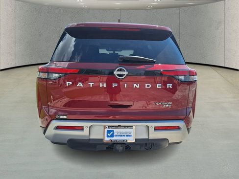 Used 2023 Nissan Pathfinder Platinum w/ Cargo Package AWD/4WD image 4
