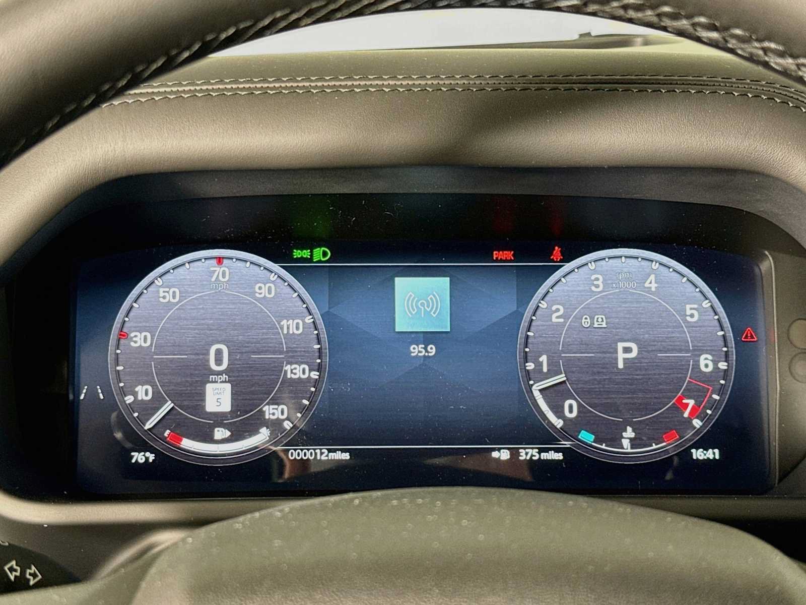 New 2026 Land Rover Defender 110 X-Dynamic SE AWD/4WD image 12