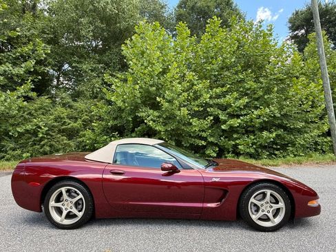 Used 2003 Chevrolet Corvette Convertible w/ Preferred Equipment Group1 RWD image 5