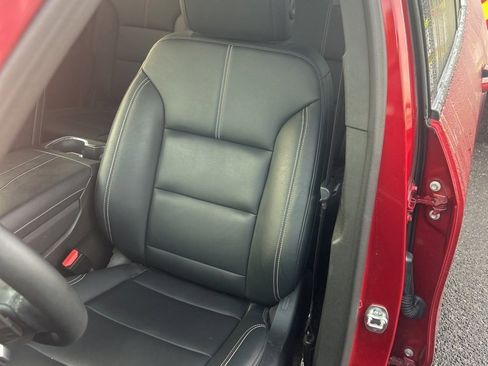 Used 2024 GMC Acadia Elevation w/ Trailering Package image 4