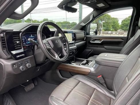Used 2025 Chevrolet Silverado 3500 High Country w/ High Country Premium Package AWD/4WD image 12