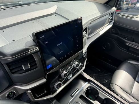 Used 2024 Ford Expedition Max XLT image 21