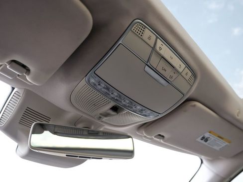 Used 2019 Mercedes-Benz S 560 4MATIC Sedan image 22