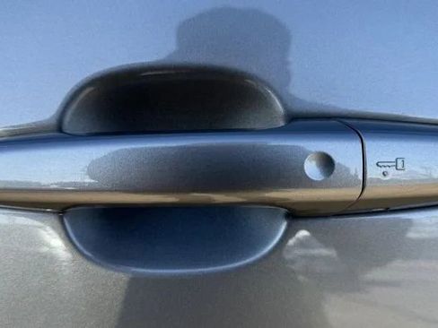 Used 2017 Land Rover Range Rover Long Wheelbase Supercharged image 11