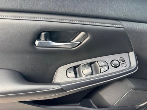 Used 2023 Nissan Sentra SV image 21