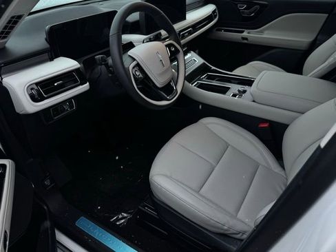 New 2026 Lincoln Aviator AWD w/ Jet Appearance Package image 20