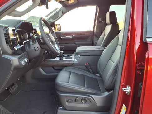 New 2026 GMC Sierra 1500 SLT image 18