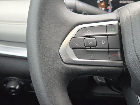 Used 2025 Jeep Compass Limited image 26