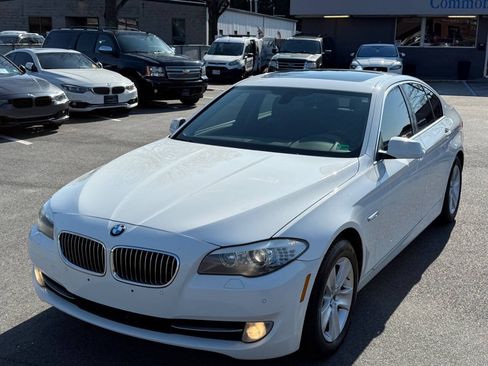 Used 2013 BMW 528i xDrive Sedan AWD/4WD image 2
