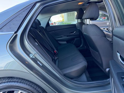 Used 2025 Hyundai Elantra SEL image 42