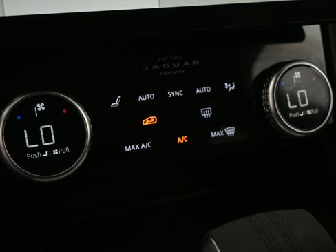 Used 2022 Jaguar F-PACE S image 21