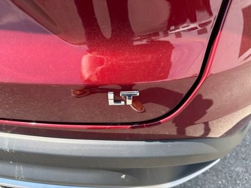 Used 2025 Chevrolet Trax LT FWD image 28