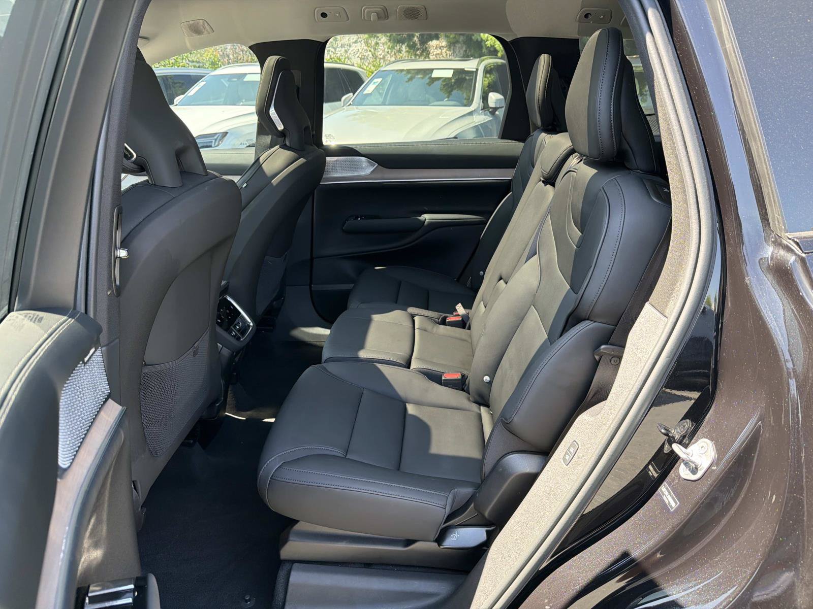 Certified 2025 Volvo EX90 Ultra AWD/4WD image 21