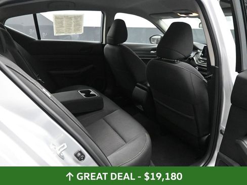 Used 2024 Nissan Altima 2.5 SV image 25