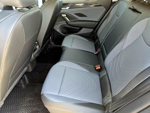New 2026 Volkswagen Tiguan SE FWD image 27