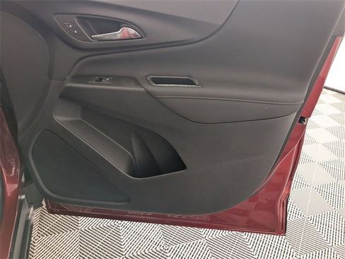 Used 2022 Chevrolet Equinox RS image 32