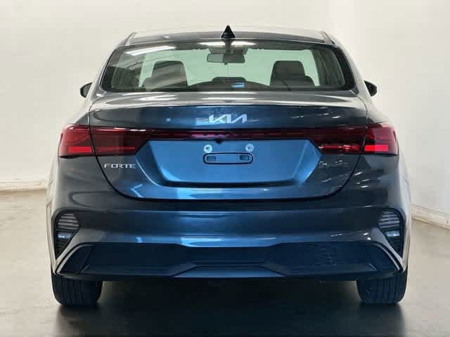 Used 2023 Kia Forte LXS w/ LXS Technology Package FWD image 4