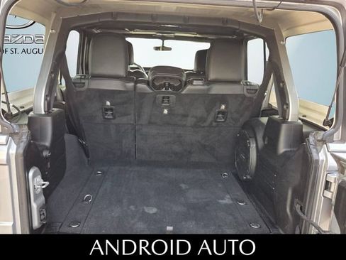 Used 2018 Jeep Wrangler Unlimited Sahara AWD/4WD image 9