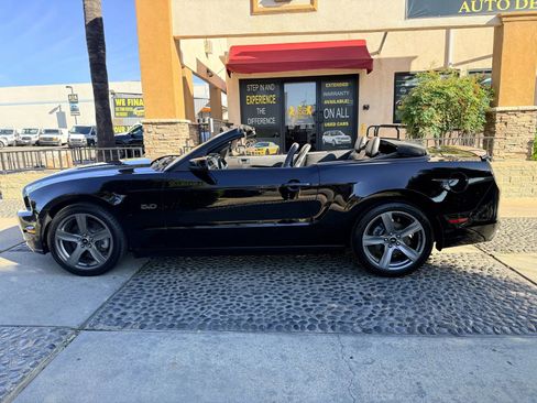 Used 2013 Ford Mustang GT Premium image 9