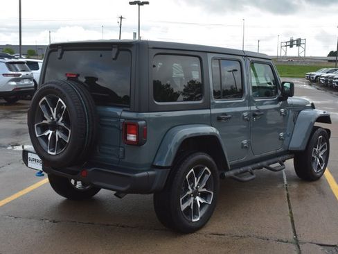 Used 2024 Jeep Wrangler Unlimited AWD/4WD image 5