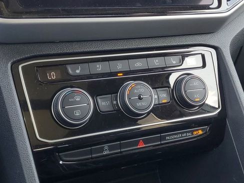 Used 2022 Volkswagen Atlas SEL Premium image 27