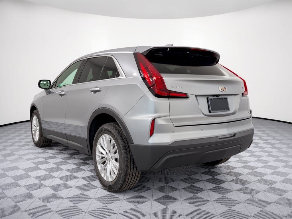 Used 2024 Cadillac XT4 Luxury FWD image 3