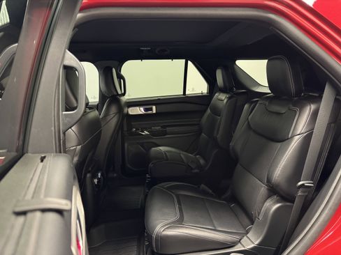 Used 2023 Ford Explorer ST w/ Equipment Group 401A image 18