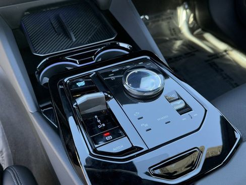 Used 2025 BMW i5 xDrive40 w/ Premium Package image 28