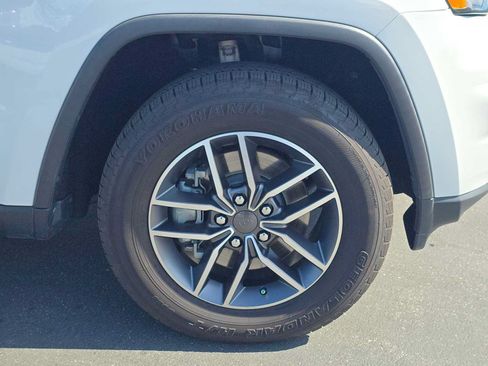 Used 2021 Jeep Grand Cherokee Limited AWD/4WD image 9
