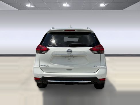 Used 2020 Nissan Rogue SV image 10