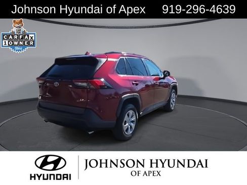 Used 2020 Toyota RAV4 LE image 9